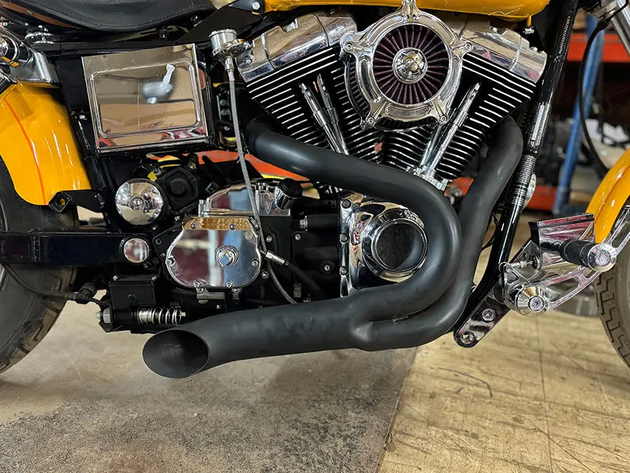 Black Wyatt Gatling 2 Into 1 Exhaust Pipe Header Kit - V-Twin Mfg. 1