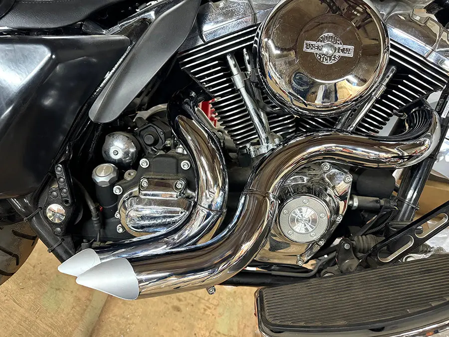 Curvado Exhaust Header Set Chrome - V-Twin Mfg. 1